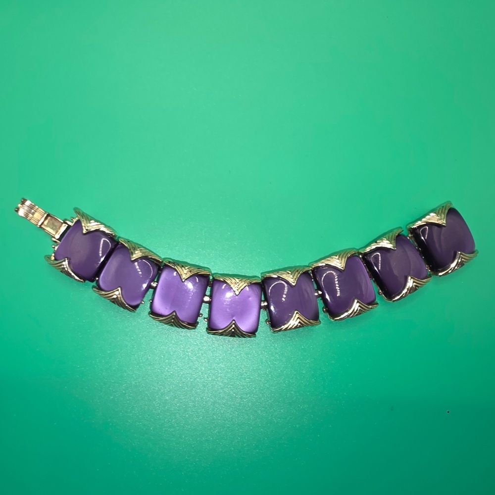 Vintage Coro Thermoset Bracelet – 1960s Gold & Amethyst Tones - Picture 3 of 11
